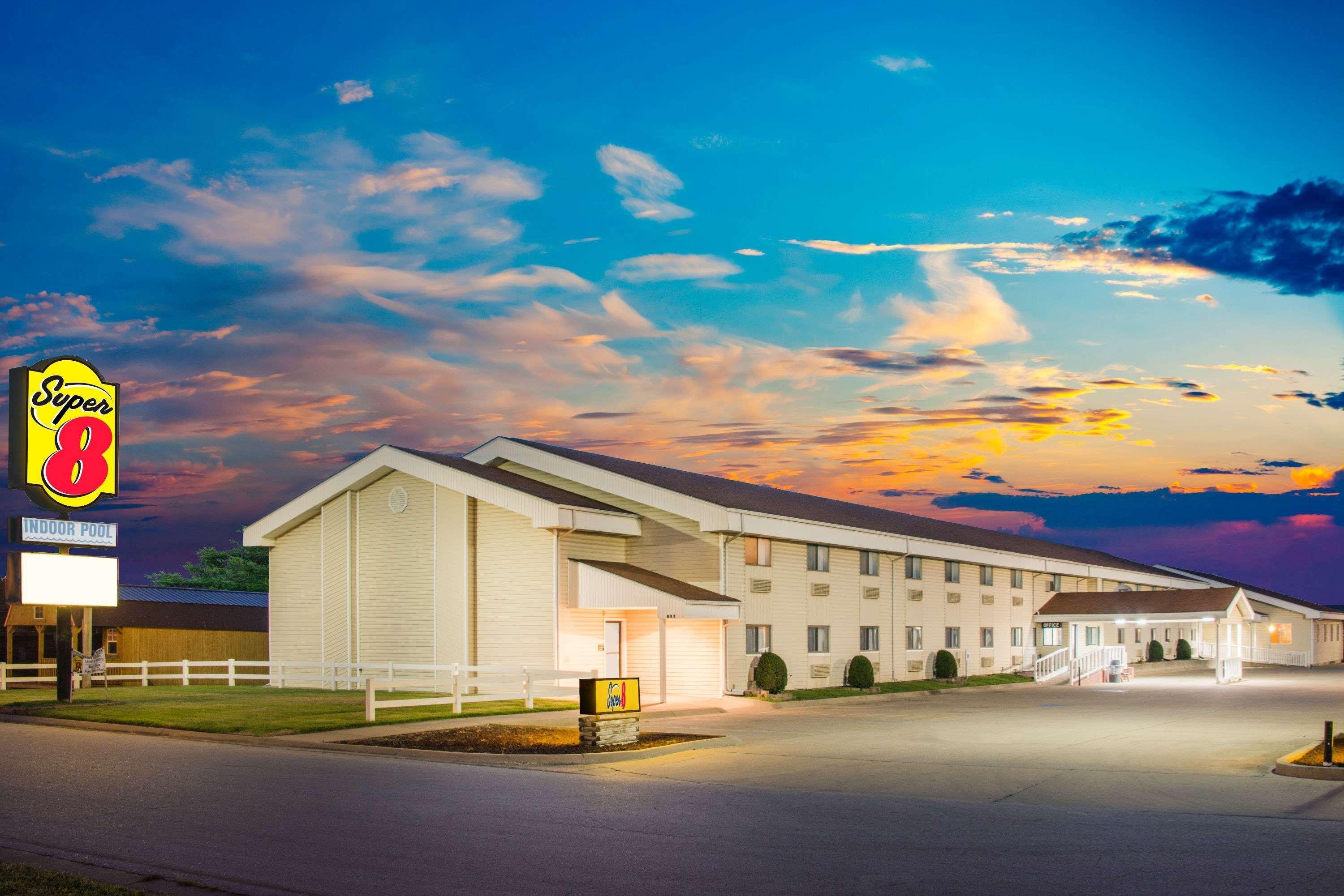 Hotel Super 8 By Wyndham Nevada Exteriér fotografie